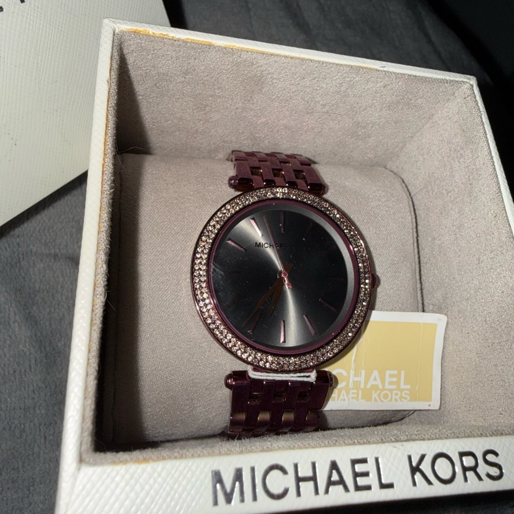 BNWT!!!! Michael Kors Darci Plum Watch - Picture 2 of 11